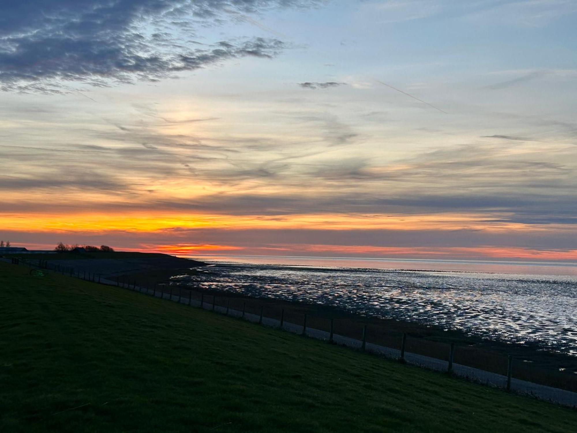 Stinswoning "De Wadden" In Tzummarum エクステリア 写真